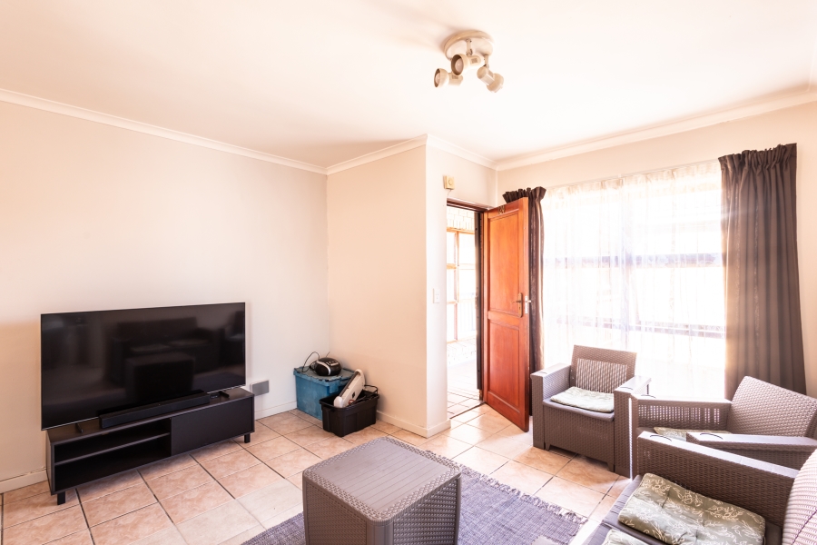 2 Bedroom Property for Sale in Brackenfell Central Western Cape